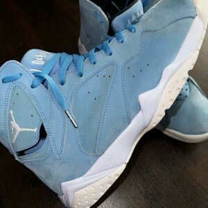 Jordan 7 Retro “Pantone”
